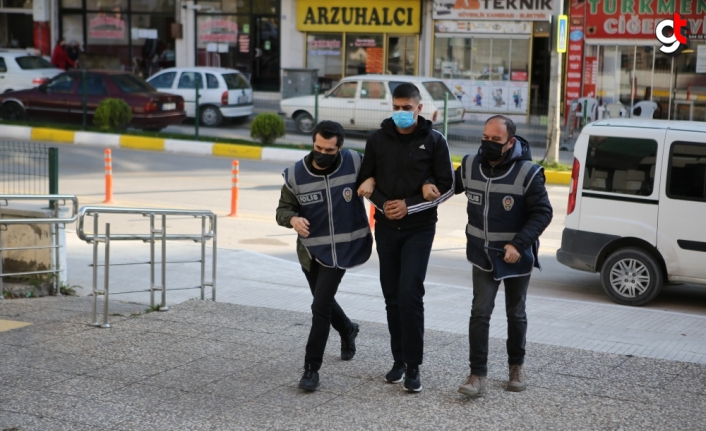ÇORUM’DA KENDİNİ SAVCI OLARAK TANITIP 350 BİN VURDU