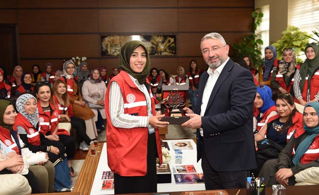 İYİLİK ELÇİLERİ AŞGINI MAKAMINDA ZİYARET ETTİ
