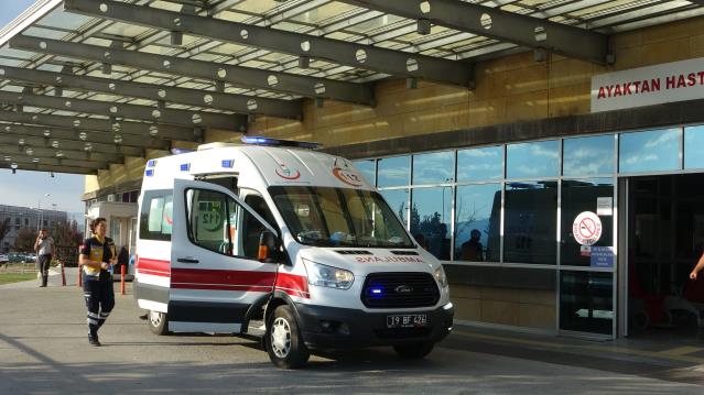 Otomobille tırın çarpıştığı kazada 1 çocuk öldü