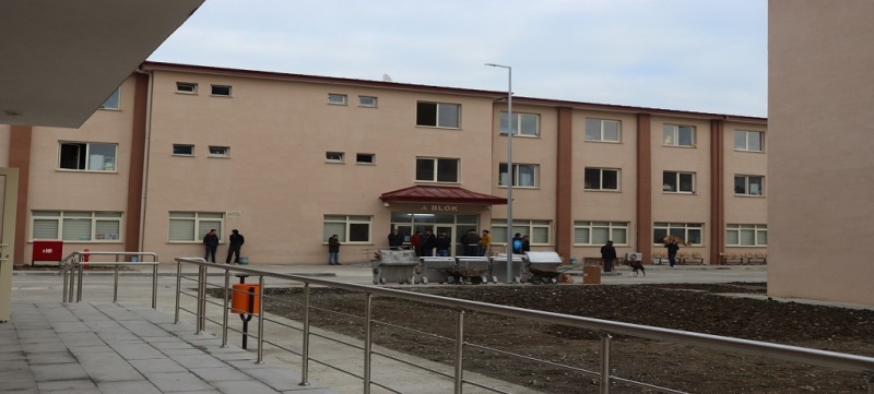 Cezaevi firarisi yeğeni tarafından silahla vuruldu.
