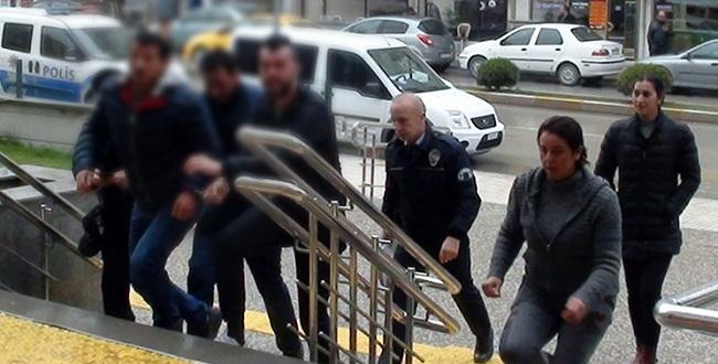 BİR GECEDE İKİ EVİ KURŞUNLADILAR