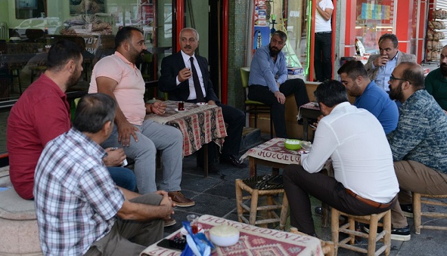 GÜL’ÜN ZİYARETLERİ HIZ KESMİYOR